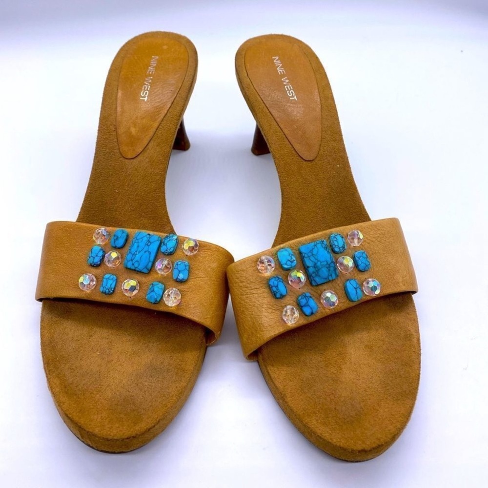 Nine West Women's & Turquoise Bead Tan Heels Size 9